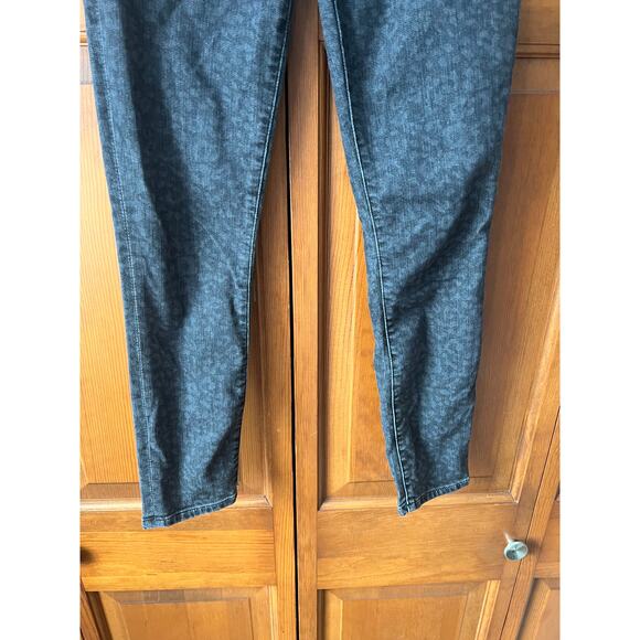 Abercrombie & Fitch Women's Cheetah High Rise Super Skinny Ankle Jean Black 25/0 - Picture 3 of 9